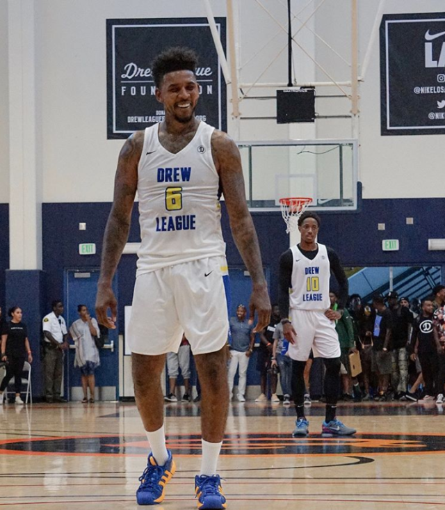 面对后场外 面对后场外