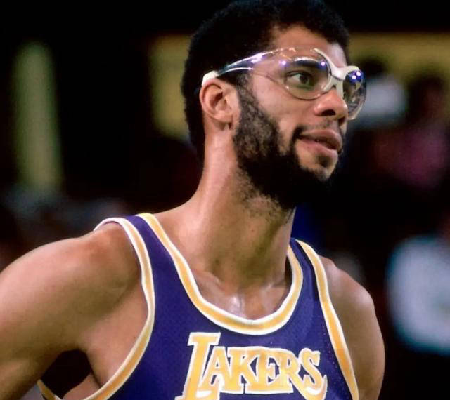 层递进的里 层递进的里